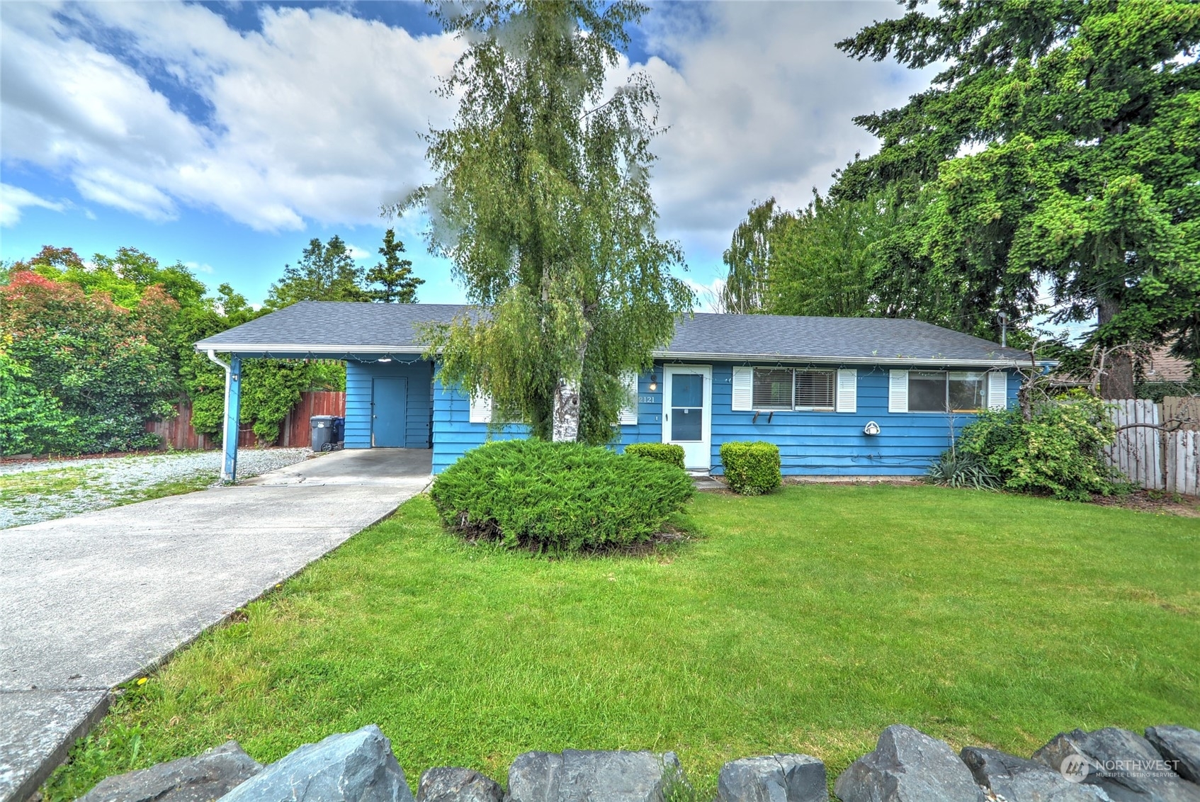 Property Photo:  2121 E Fir Street  WA 98273 