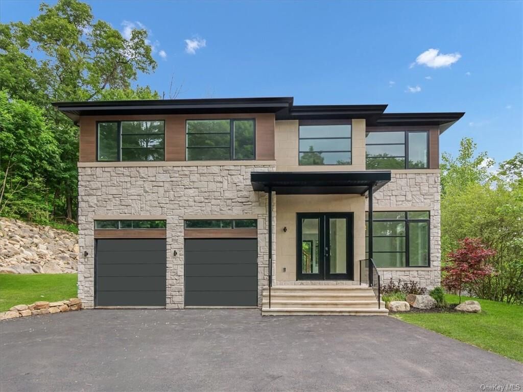 Home for sale in Sloatsburg 8 Rock Hill Drive, Sloatsburg, NY 10974