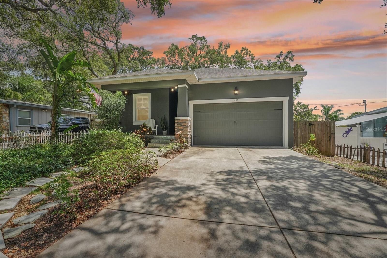 Property Photo: 131 Pennsylvania Avenue FL 34683