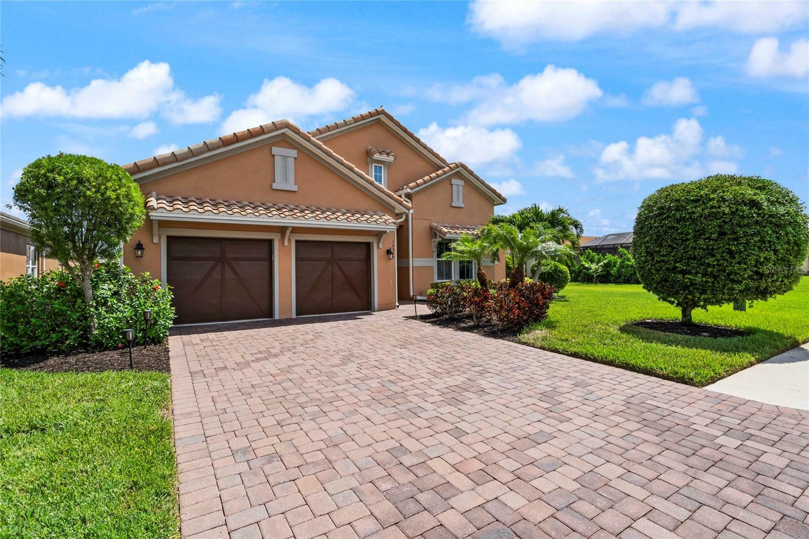 Property Photo:  10319 Eastwood Drive  FL 34211 