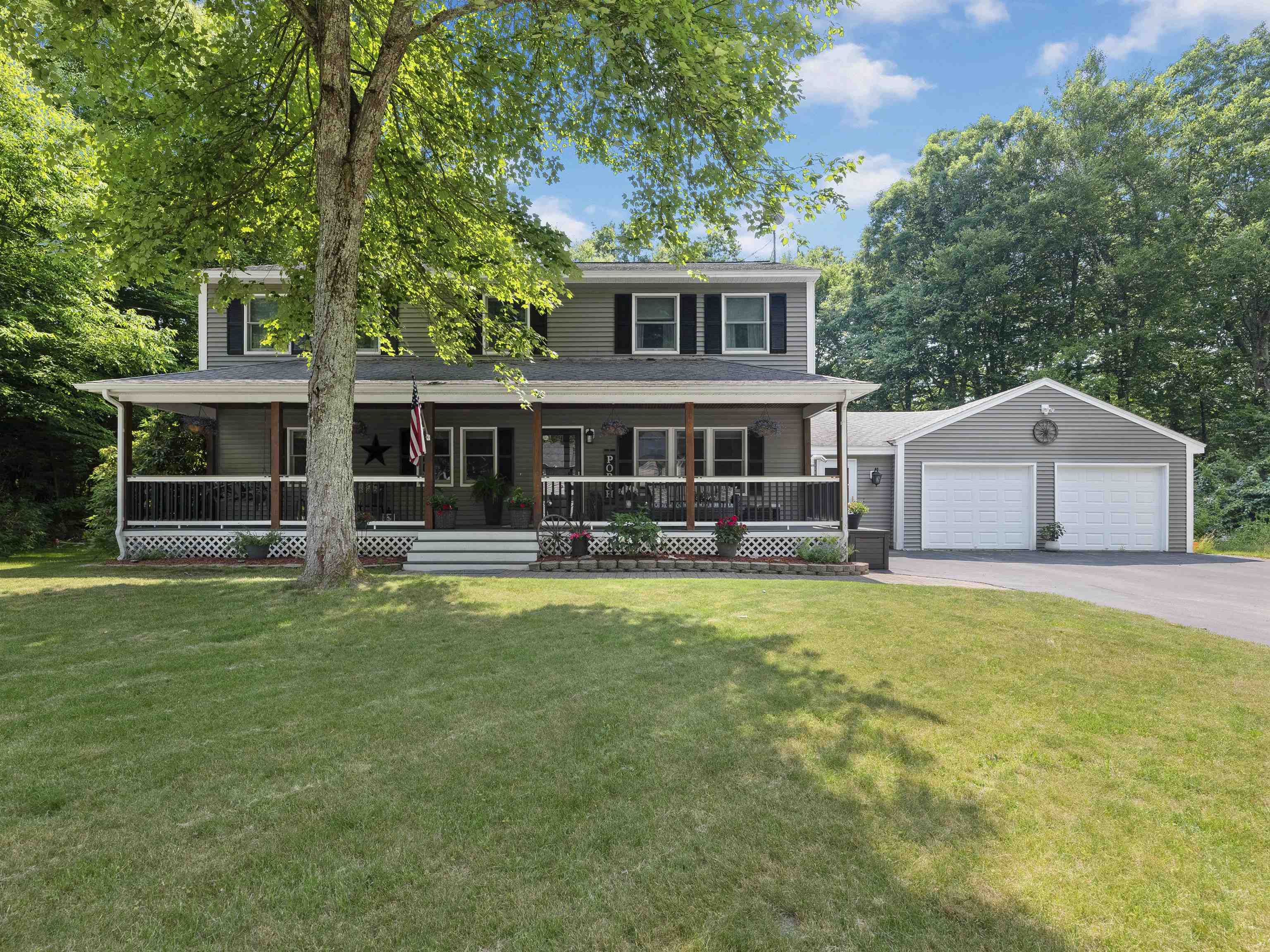 Property Photo: 20 Lamson Drive NH 03054