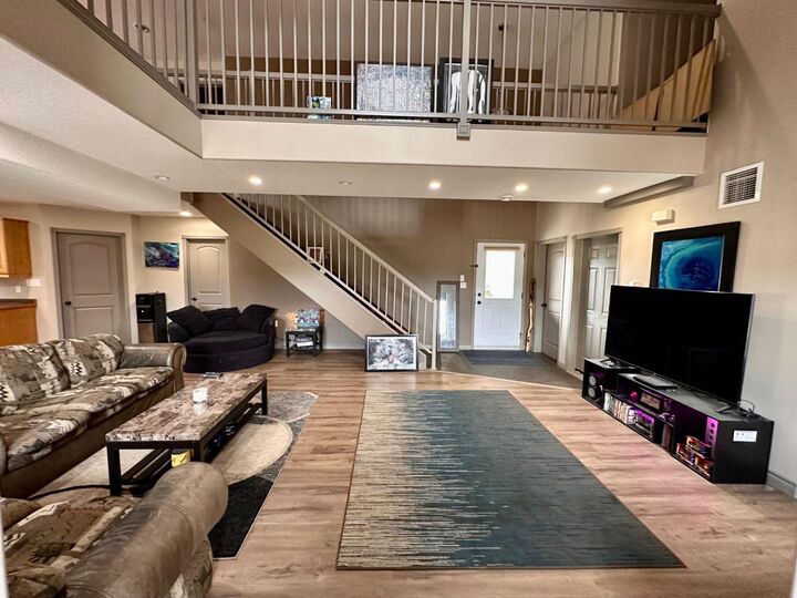 Property Photo:  1506 42 Street  AB T7E 0A5 