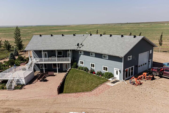 328 Railway Avenue — photo 1