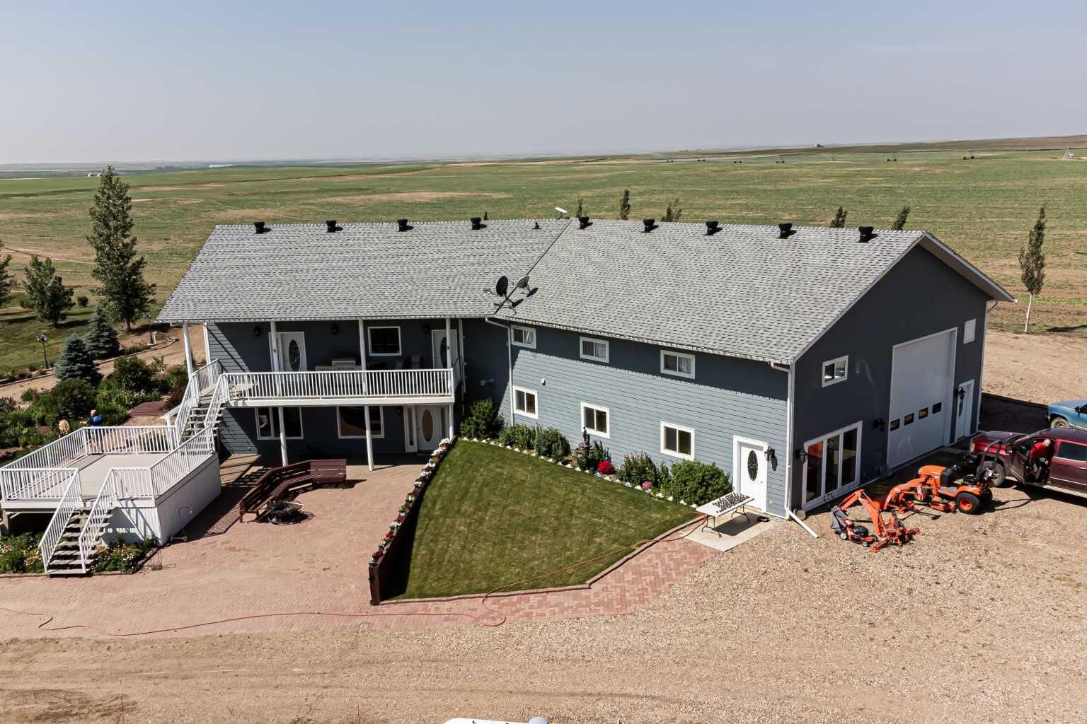 Property Photo: 328 Railway Avenue AB T0L 1G0