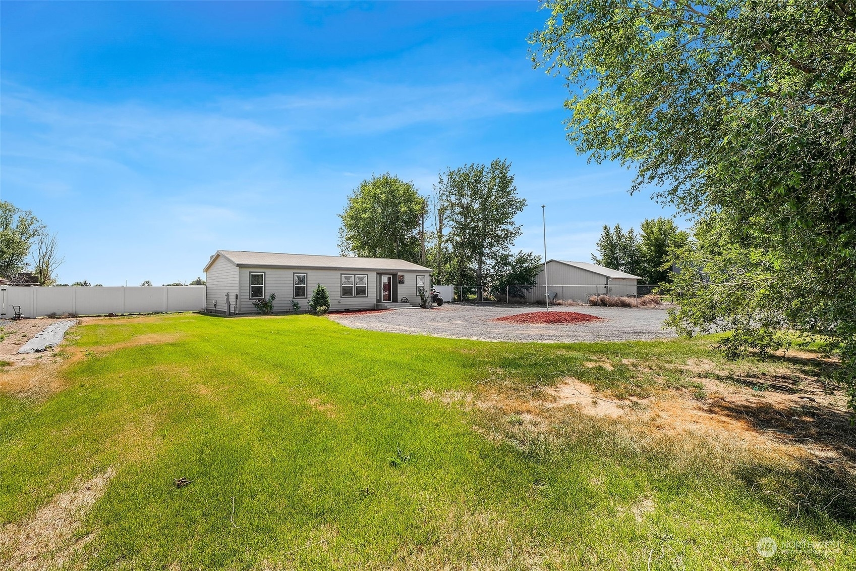 Property Photo:  3087 Road F NE  WA 98837 