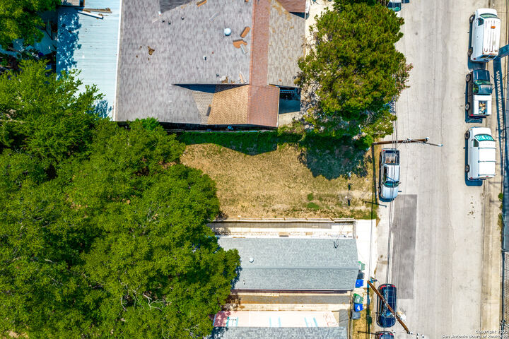 Property Photo:  216 Sherman  TX 78202 