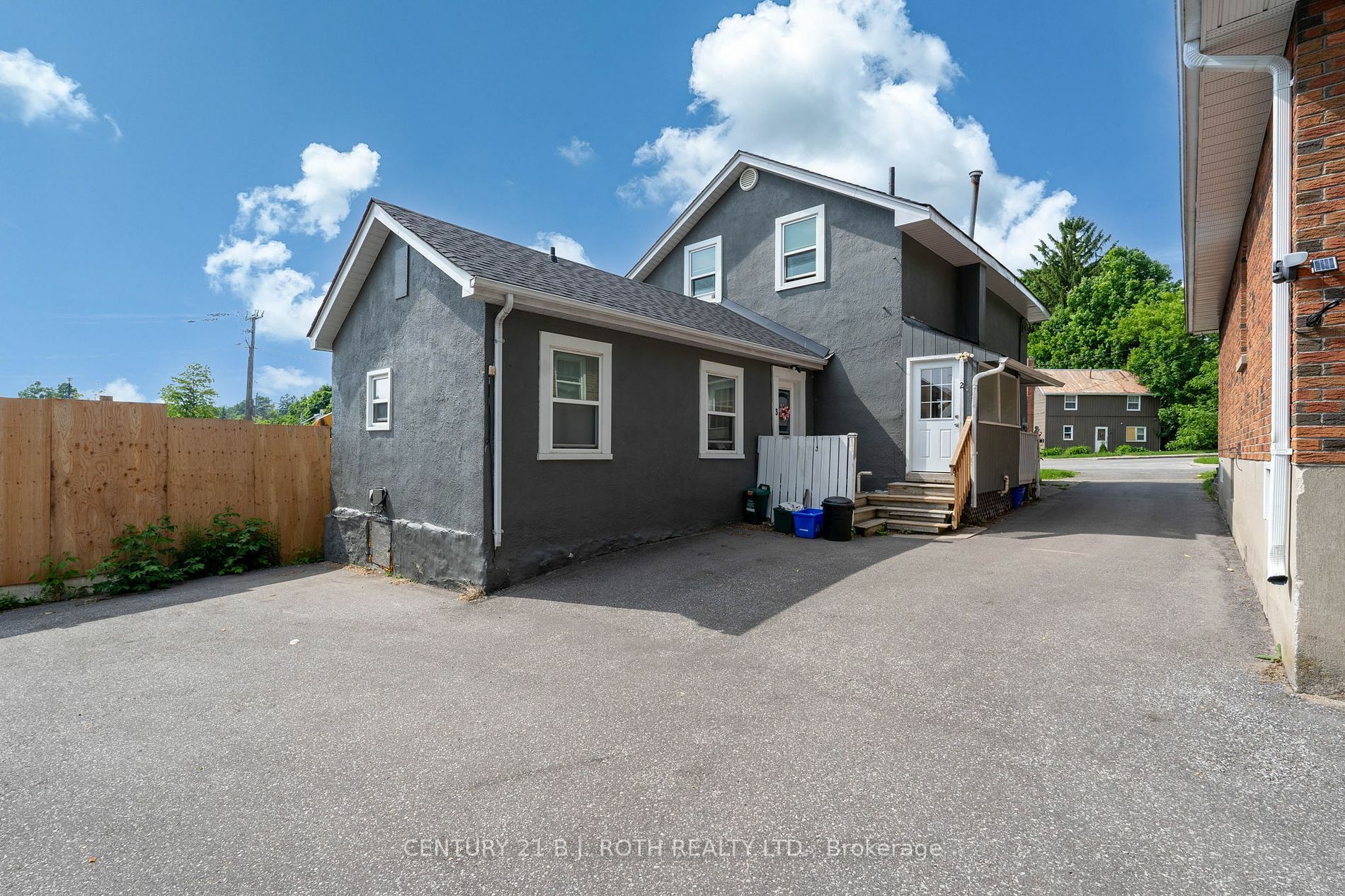 Property Photo:  59 McDonald St  ON L4M 1P4 