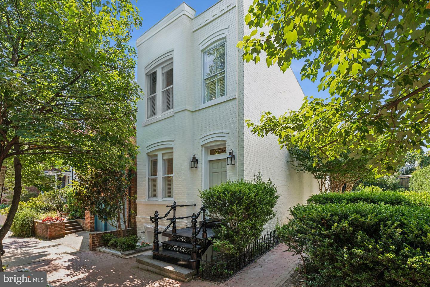 Property Photo:  2716 O Street NW  DC 20007 