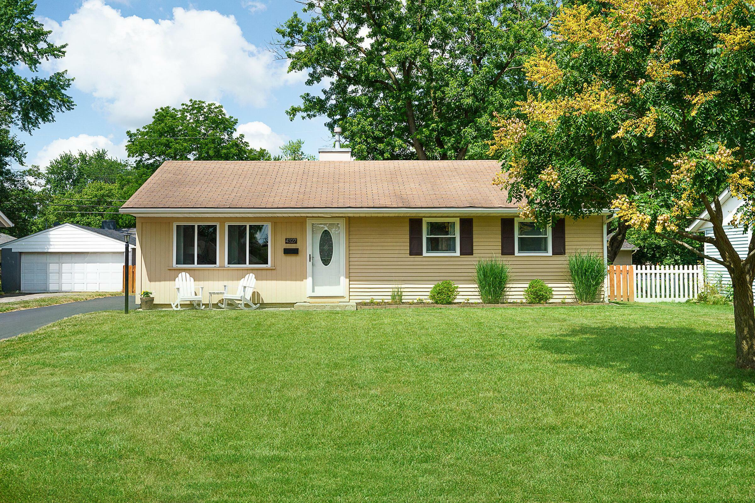 Property Photo:  4327 Circle Drive  OH 43026 