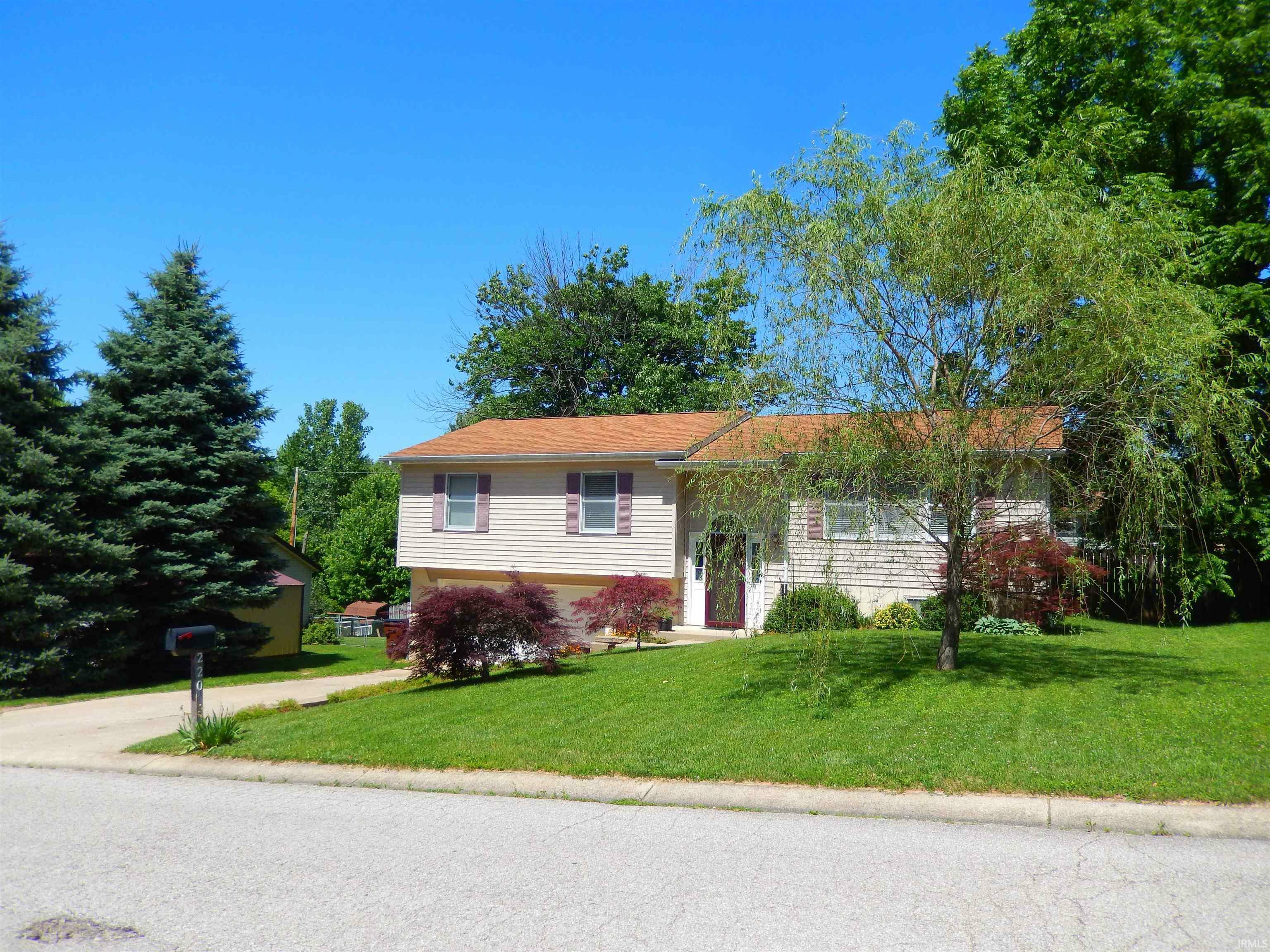 Property Photo:  220 N Beechwood Drive  IN 47429 