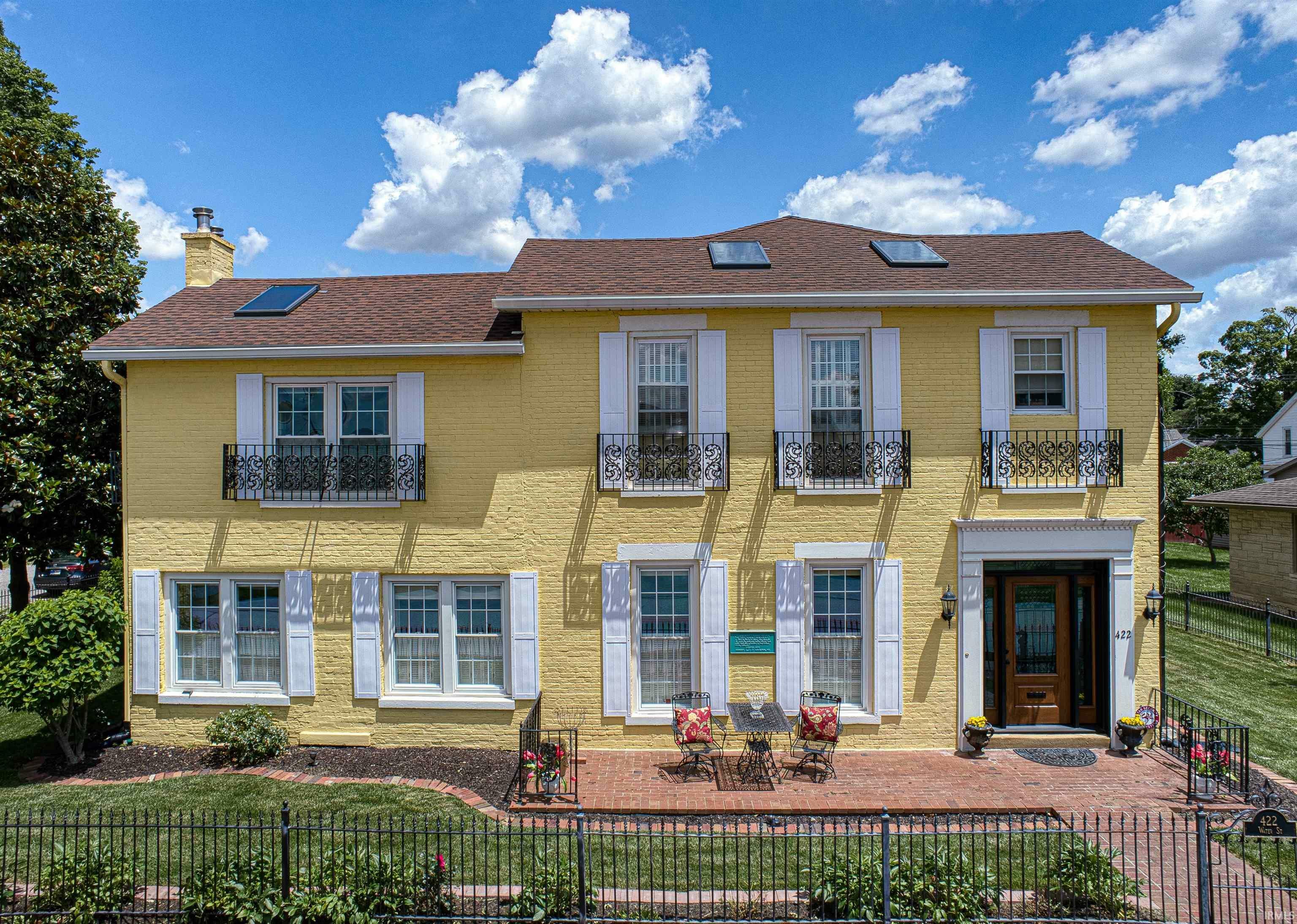 Property Photo: 422 W Water Street IN 47630