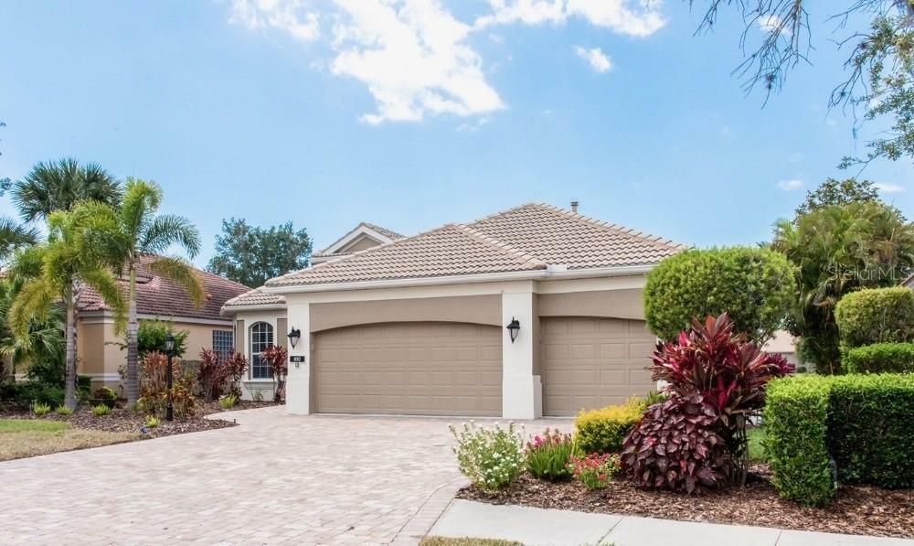 Property Photo:  637 Crane Prairie Way  FL 34229 