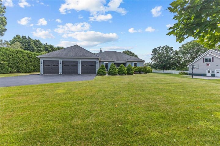 Property Photo:  31 Mountain View Drive  VT 05488-3011 