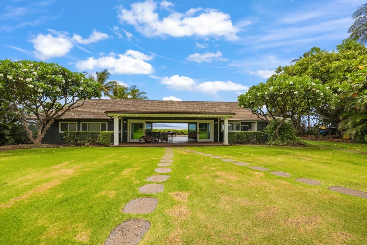 Property Photo:  210 Hauoli St  HI 96793 