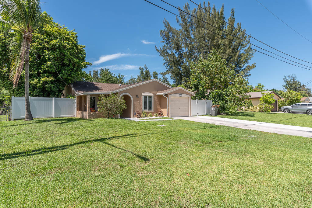 Property Photo: 4641 Wadita Ka Way FL 33417