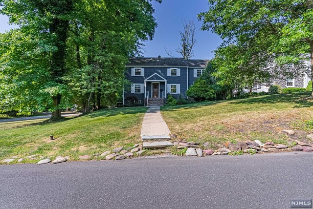 Property Photo:  30 Bowers Road  NJ 07006 