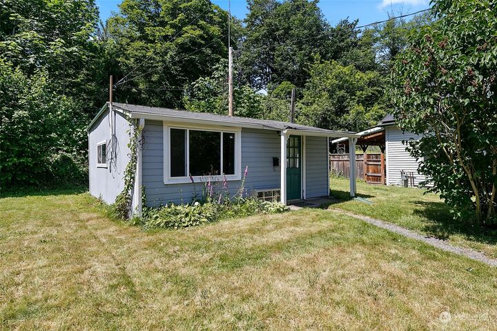 Property Photo:  20207 62nd Avenue NE  WA 98028 