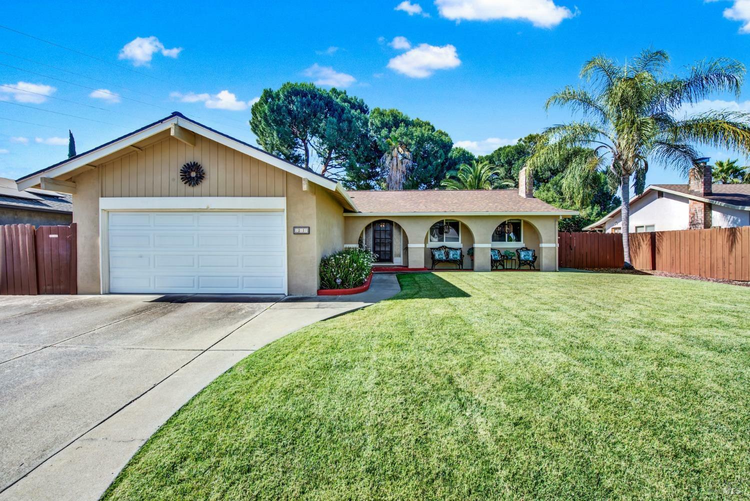 Property Photo:  462 Dennis Drive  CA 95688 