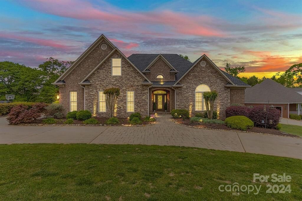 Property Photo:  941 Nantahala Drive  SC 29323 