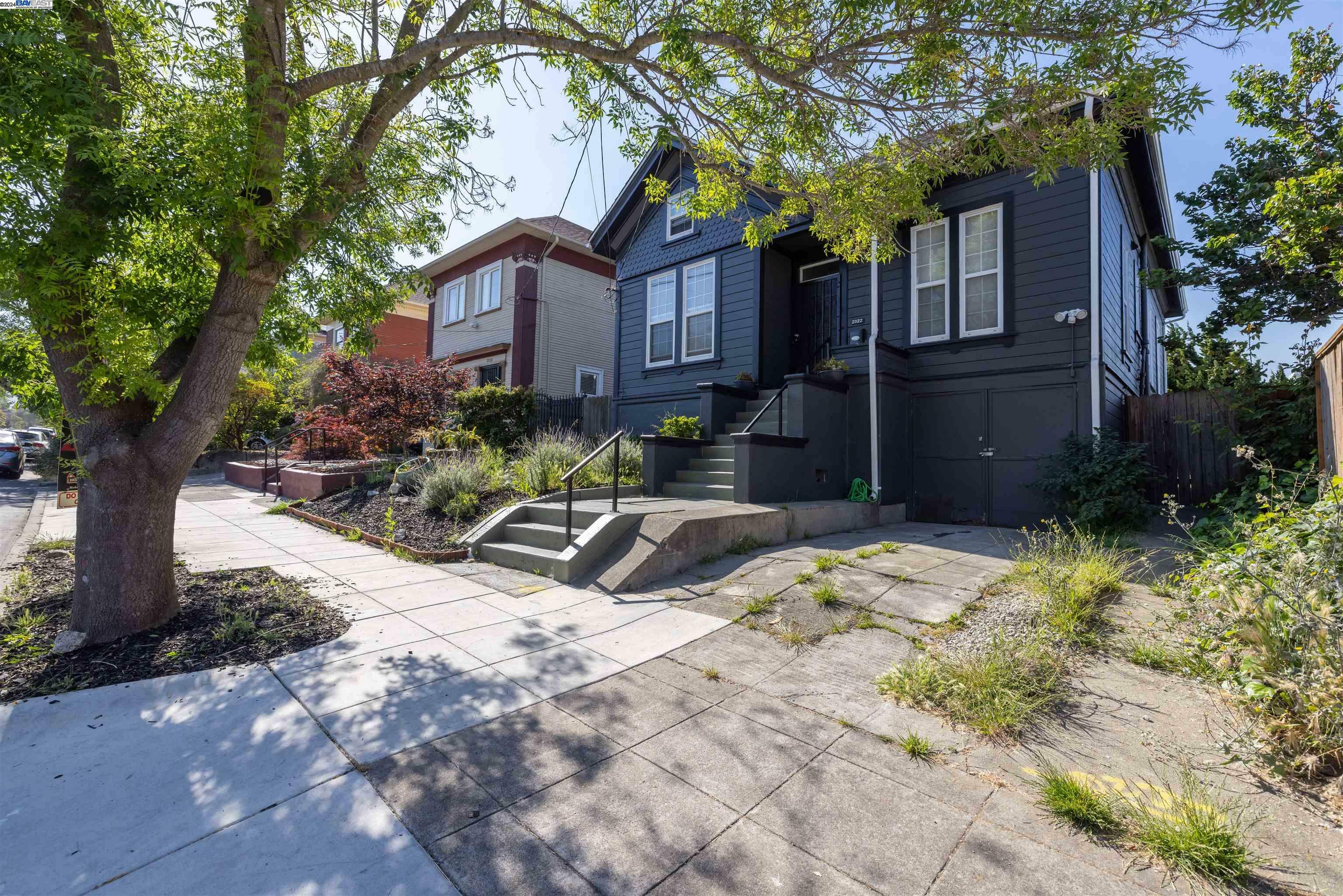 Property Photo:  2022 Emerson St  CA 94703 