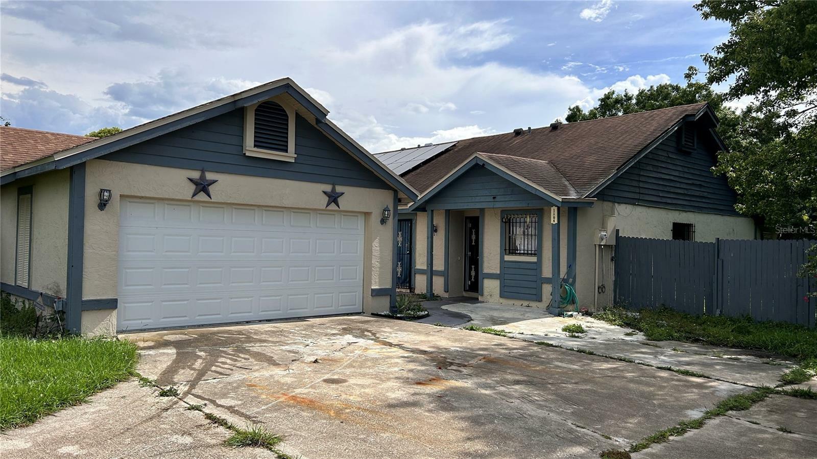 Property Photo:  1204 Easton Street  FL 32825 