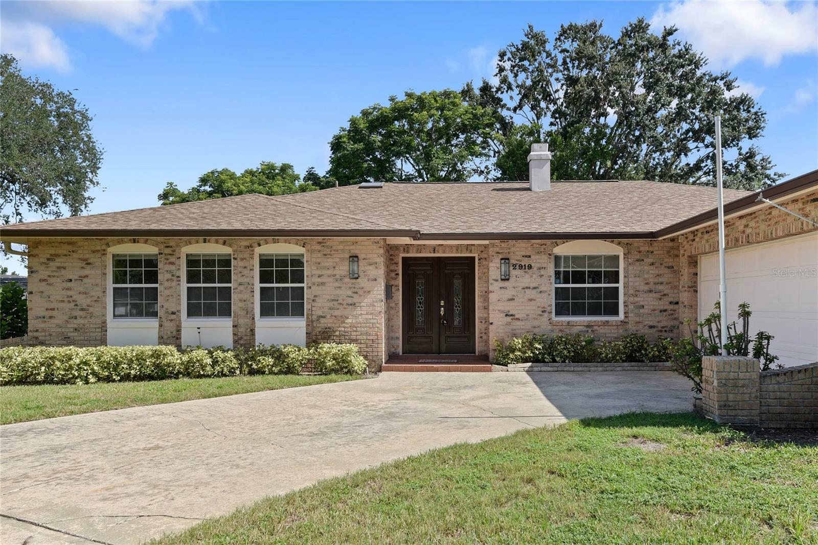 Property Photo:  2919 De Brocy Way  FL 32792 