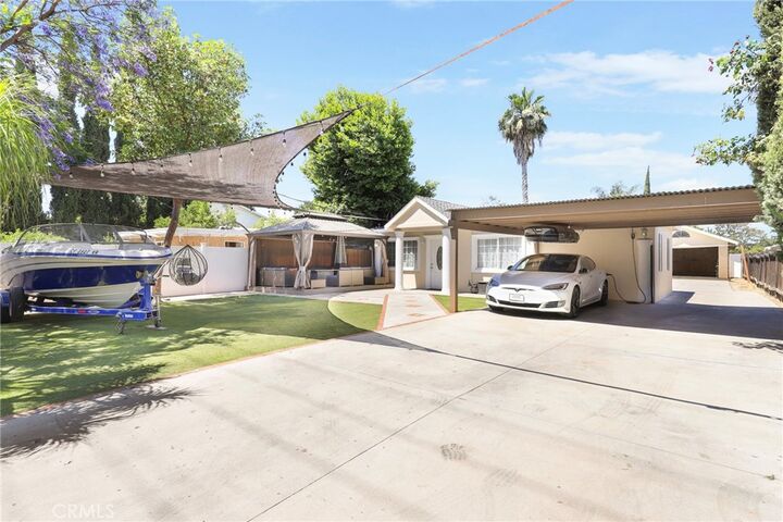Property Photo:  6849 De Celis Place  CA 91406 