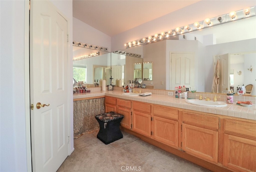 Property Photo:  14422 Grandifloras Road  CA 91387 