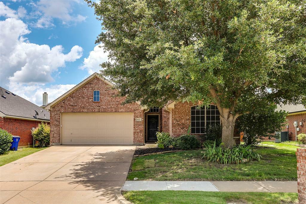 Property Photo:  1015 Cutting Horse Drive  TX 76063 