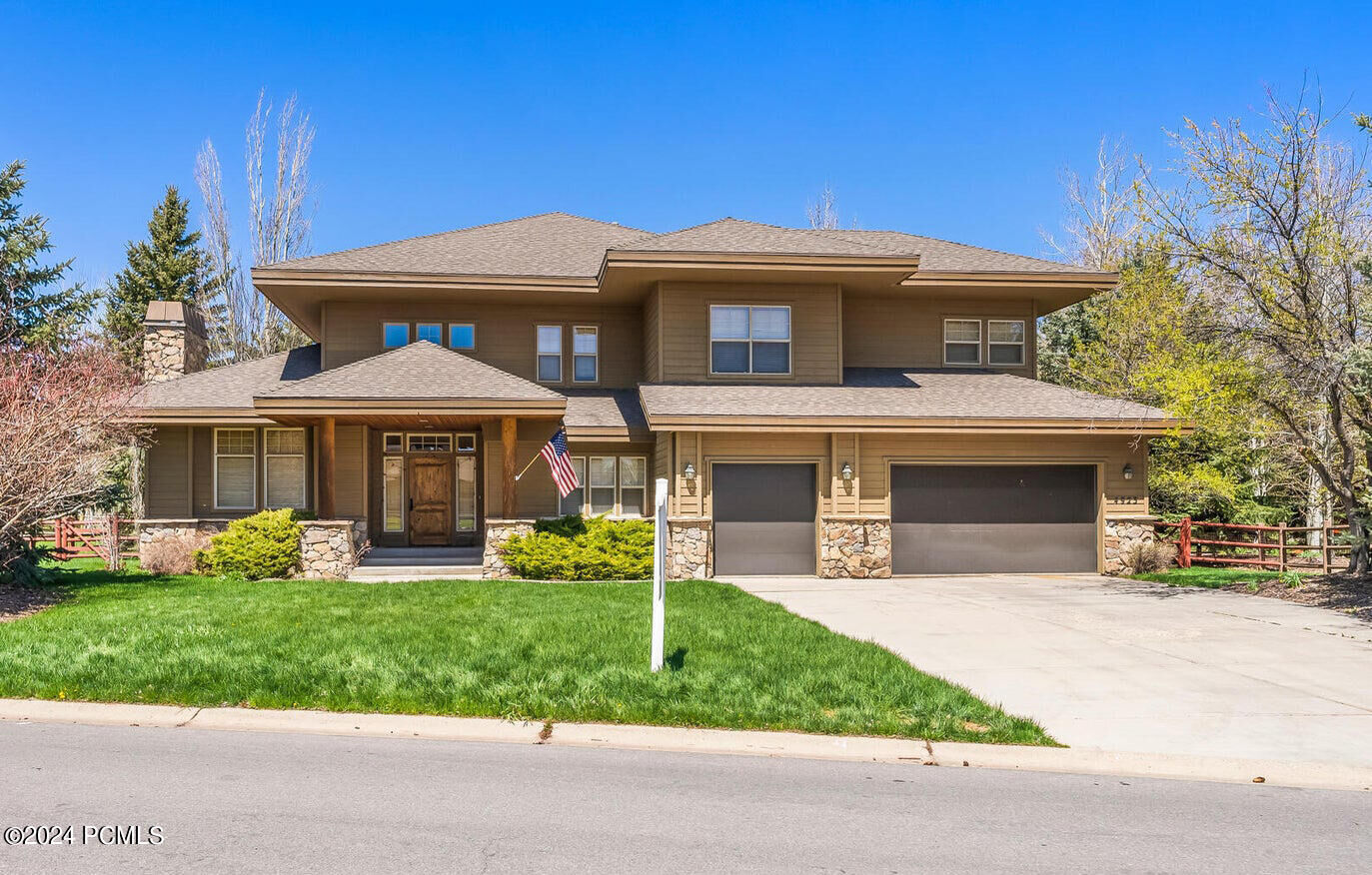 Property Photo: 4923 Charlais Lane UT 84098