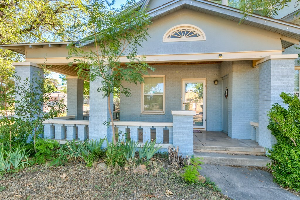 Property Photo:  5 N Monroe St  TX 76901 