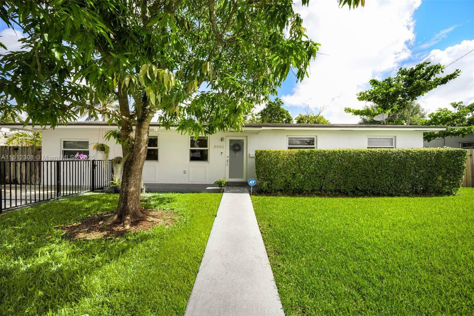 Property Photo:  8943 SW 128th St  FL 33176 