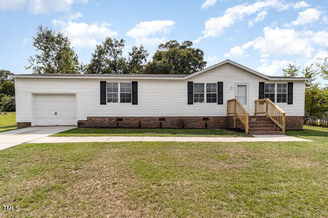 Property Photo:  266 Jamestown Drive  NC 28390 