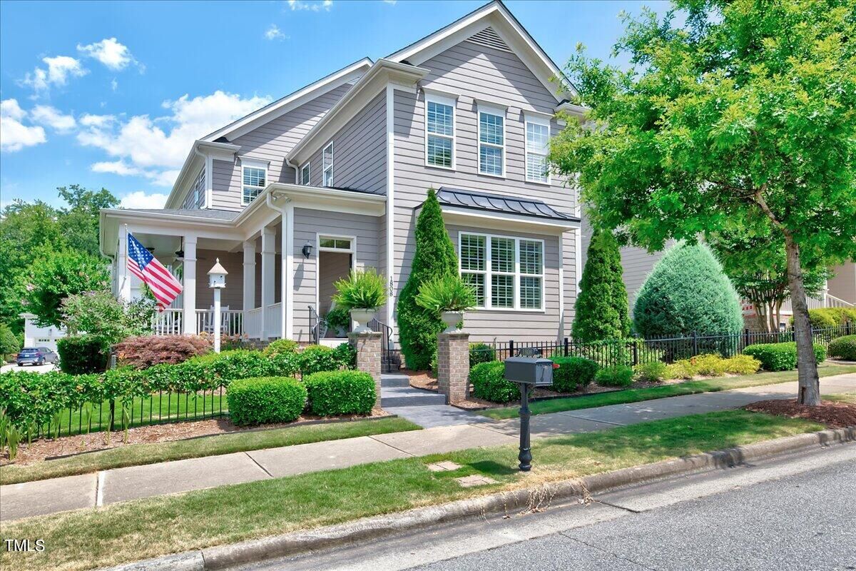 Property Photo: 1808 Green Oaks Parkway NC 27540