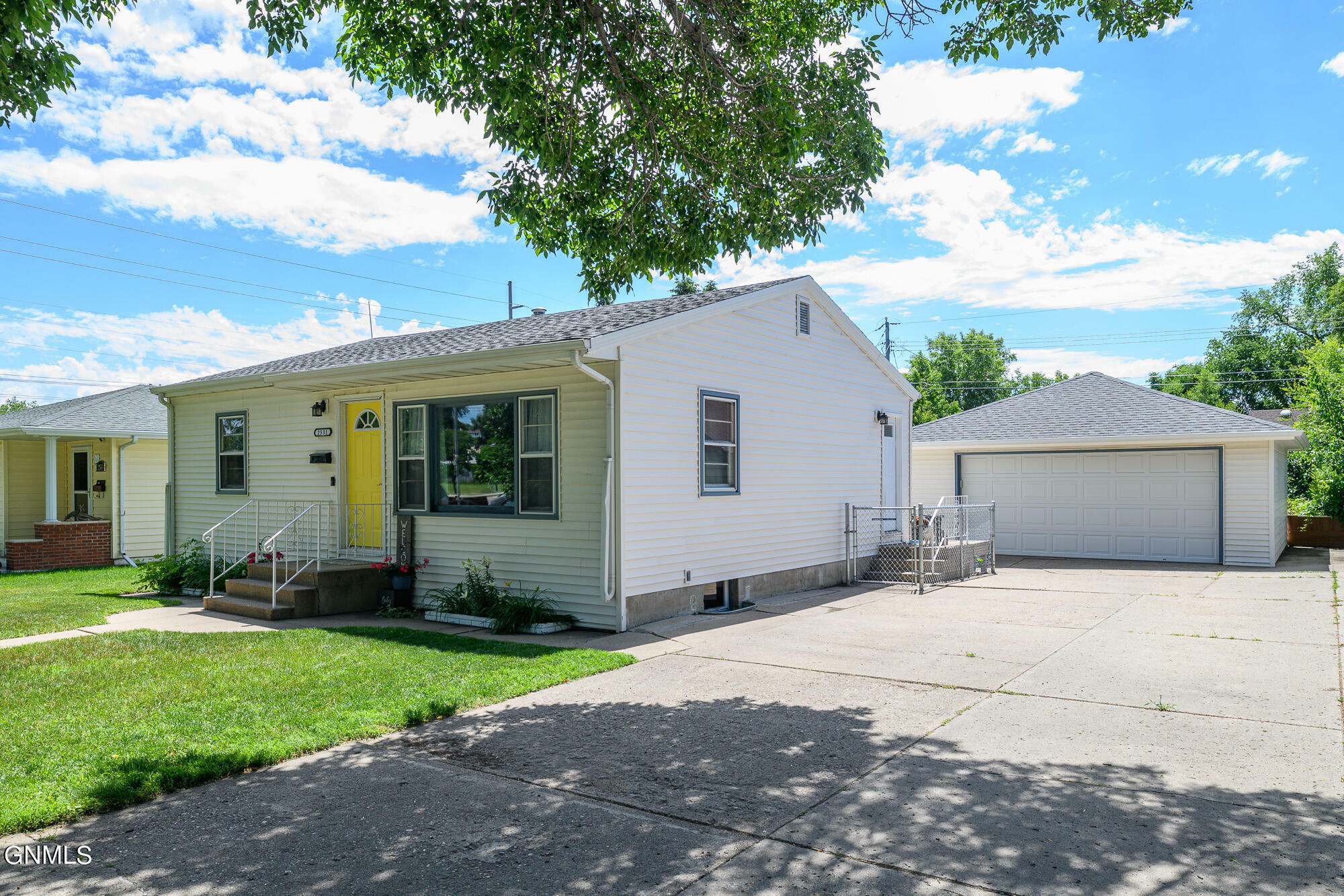 2531 B Avenue E  Bismarck ND 58501 photo