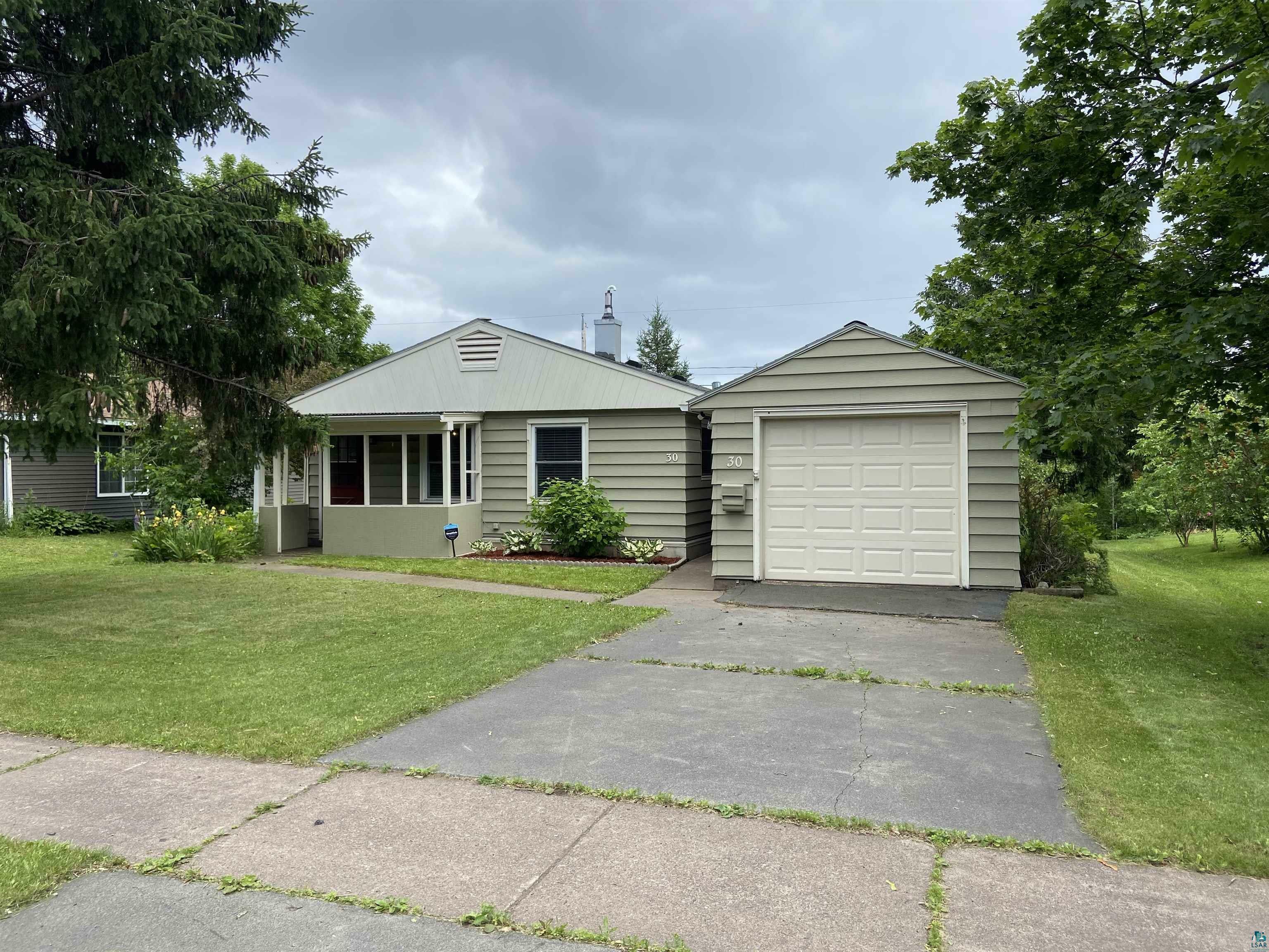 Property Photo:  30 Arthur Cr  MN 55614 