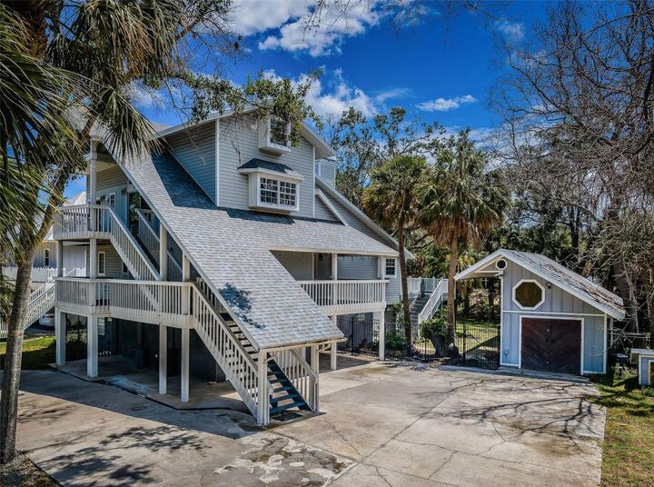 Property Photo:  610 Eunice Drive  FL 34689 