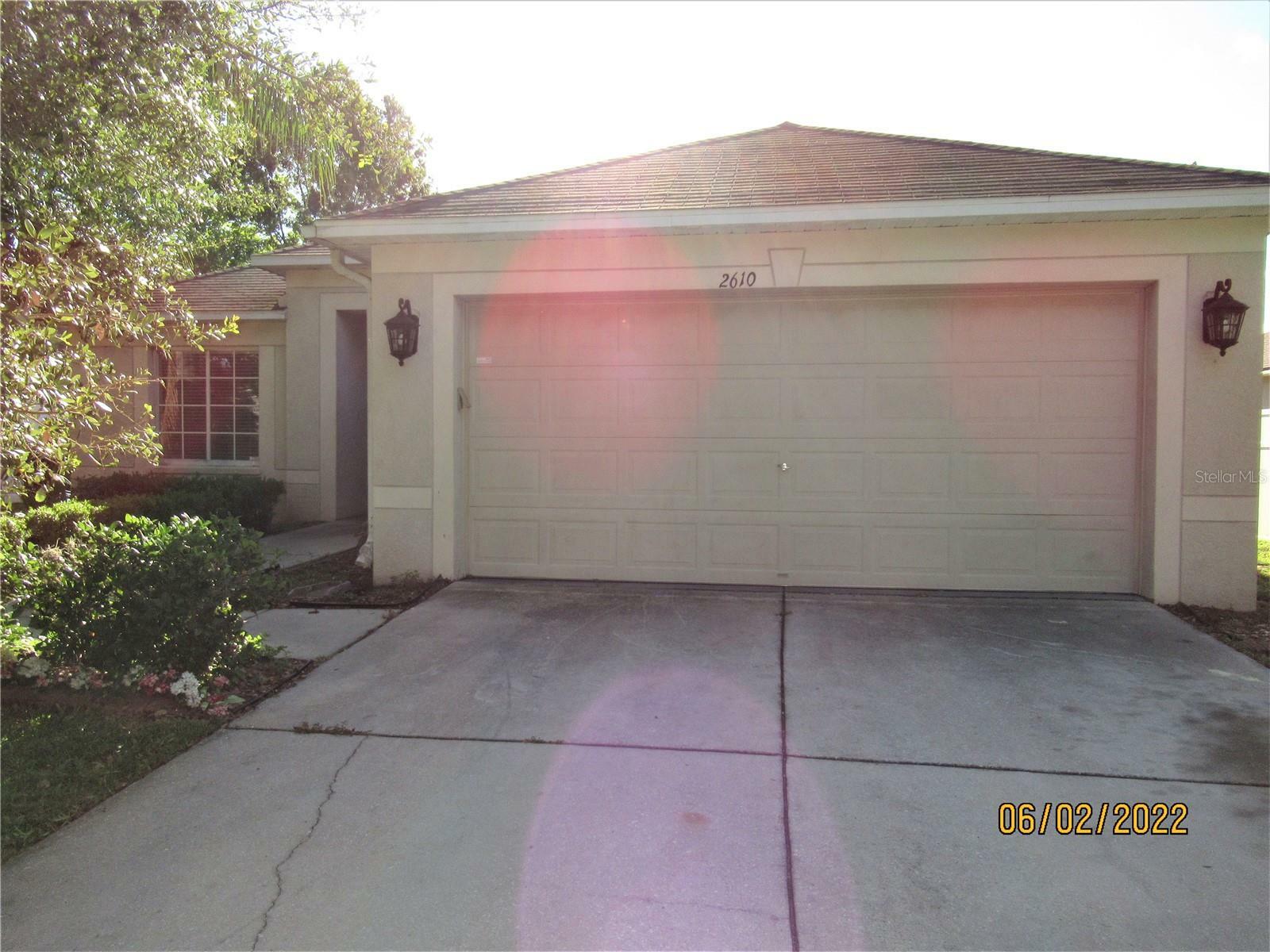 Property Photo:  2610 Queen Alberta Drive  FL 33594 