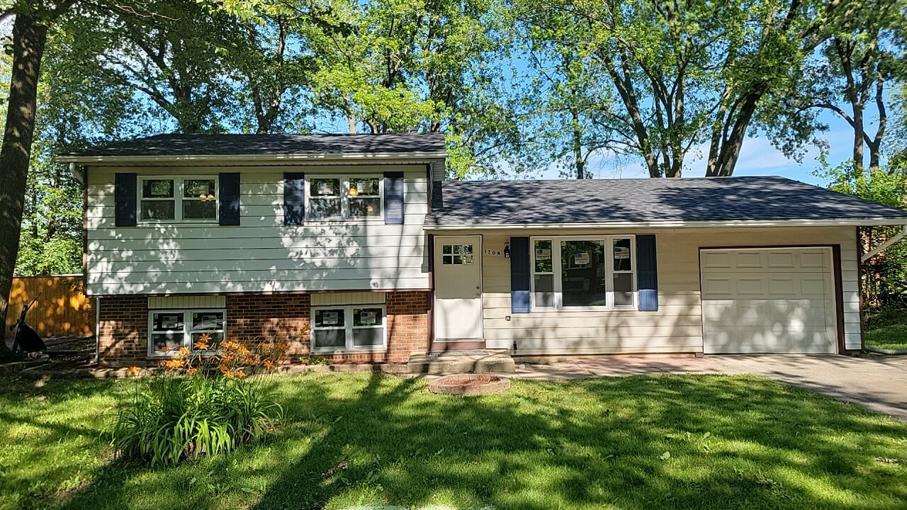 Property Photo:  120 N Ashbury Avenue  IL 60440 