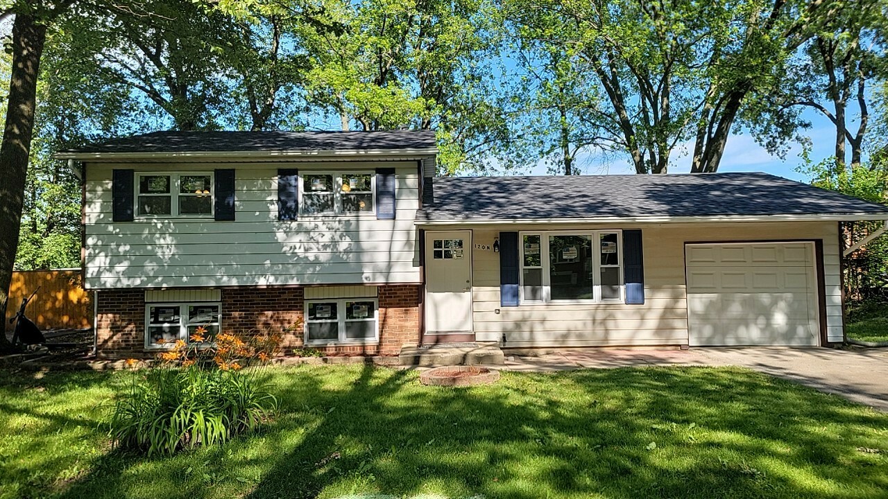 Property Photo:  120 N Ashbury Avenue  IL 60440 