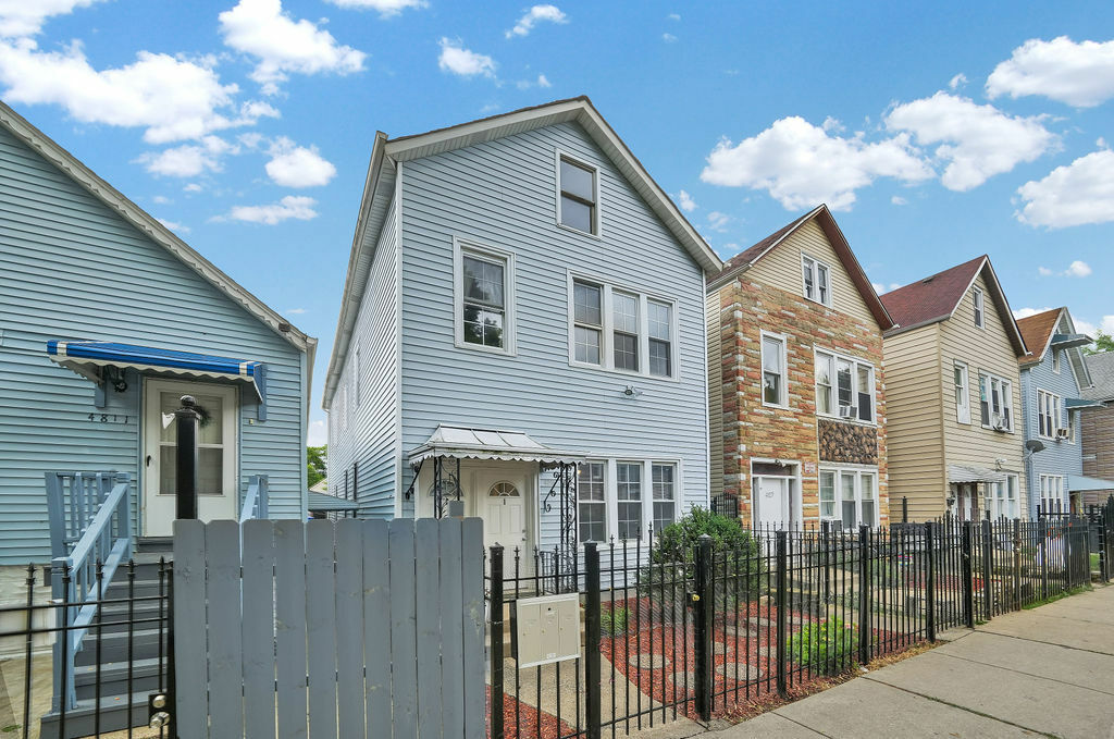 Property Photo:  4815 S Laflin Street  IL 60609 