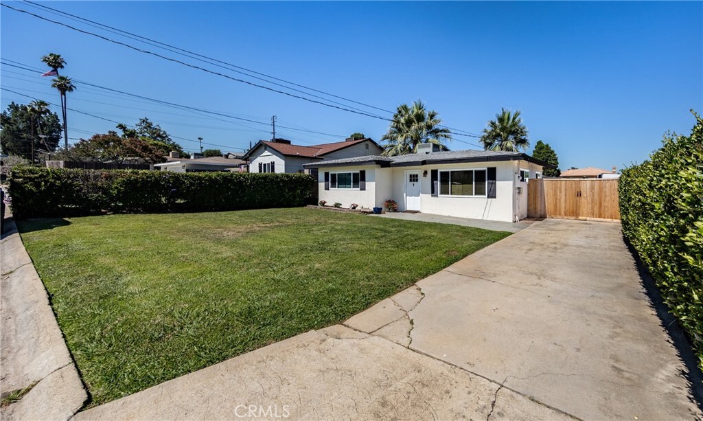 Property Photo: 11 Crafton Court CA 92374