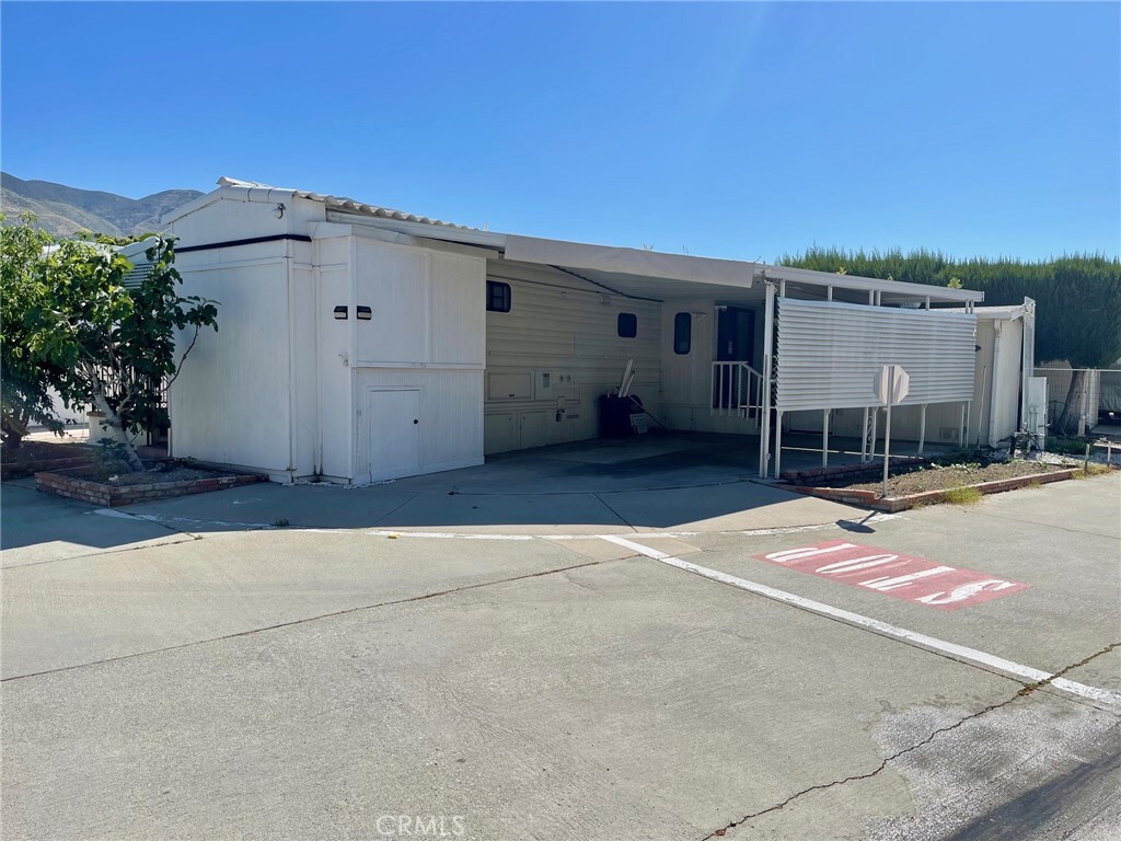 Property Photo: 1201 Heritage Ranch Road CA 92583