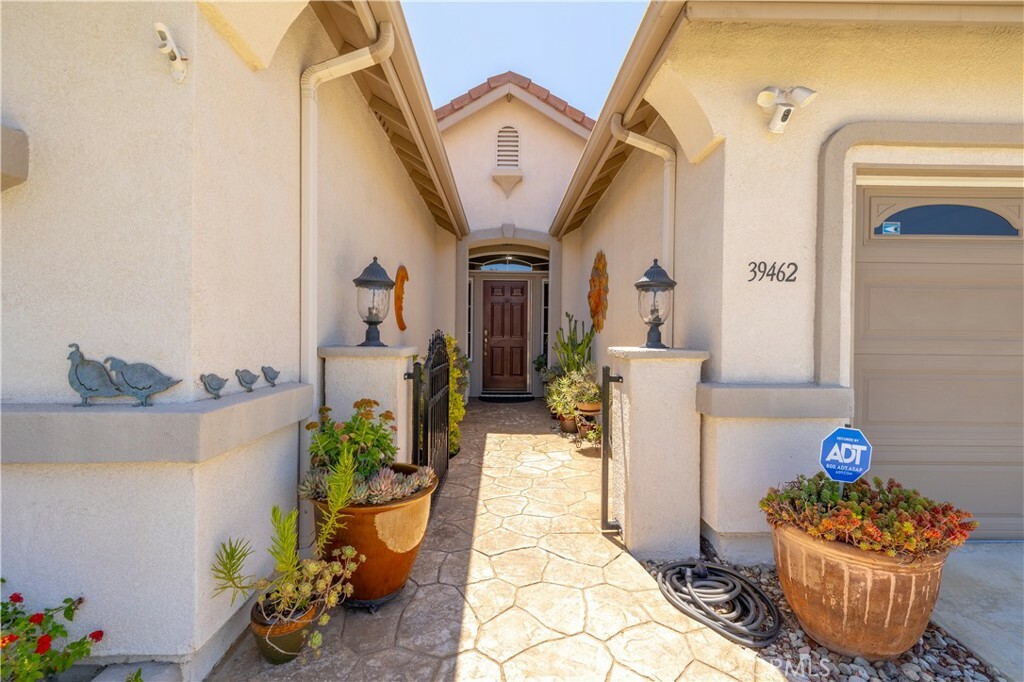 Property Photo:  39462 Chappellet Circle  CA 92563 