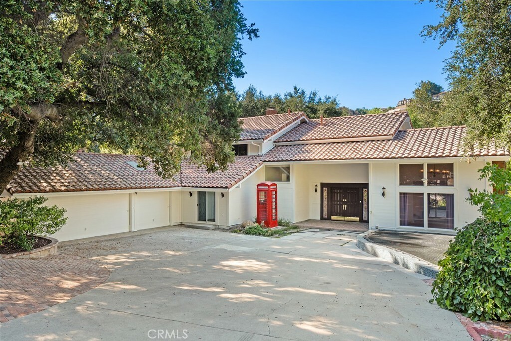 Property Photo:  119 W Bell Canyon Road  CA 91307 