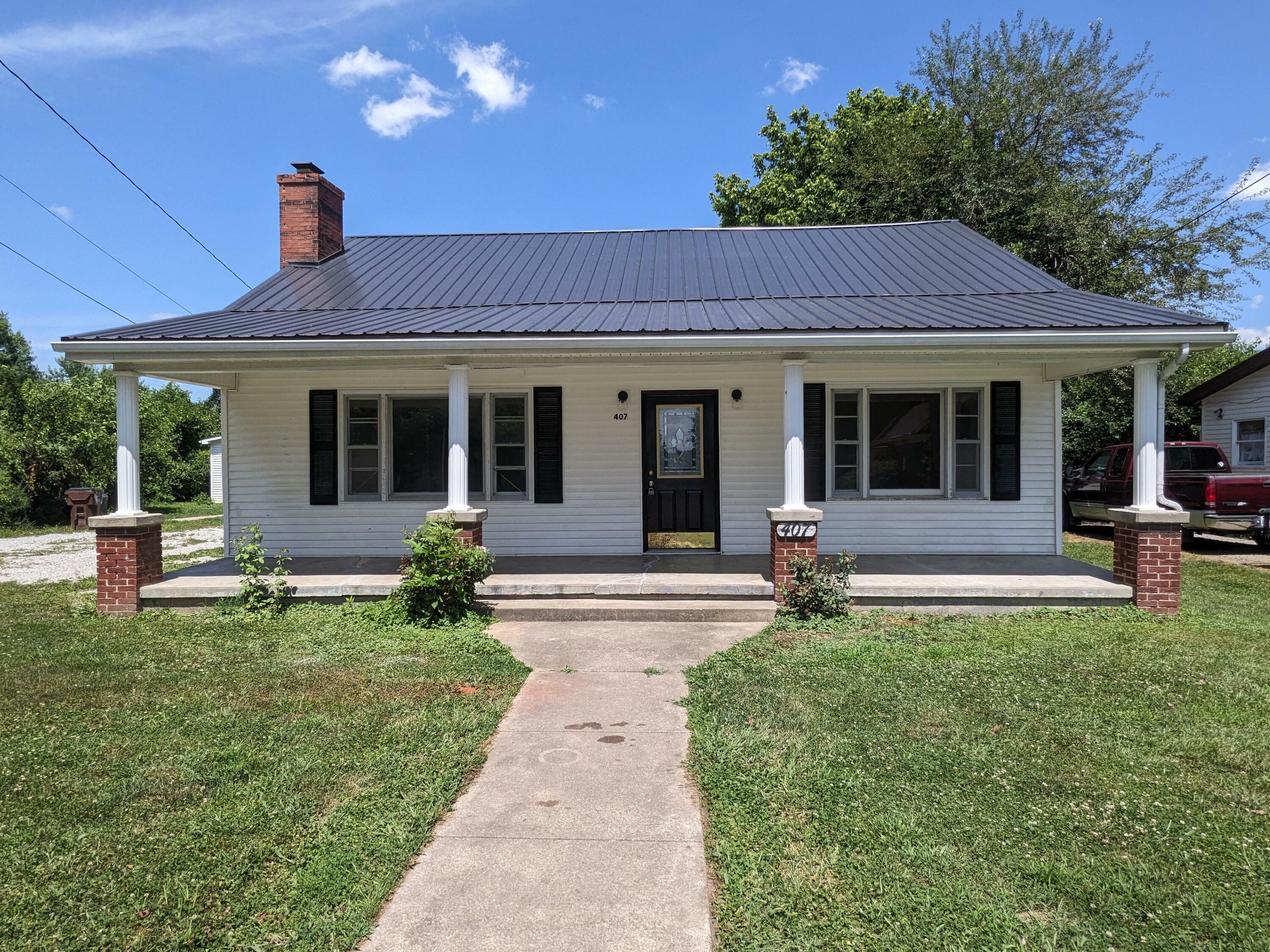 Property Photo:  407 1st Street  KY 41095 