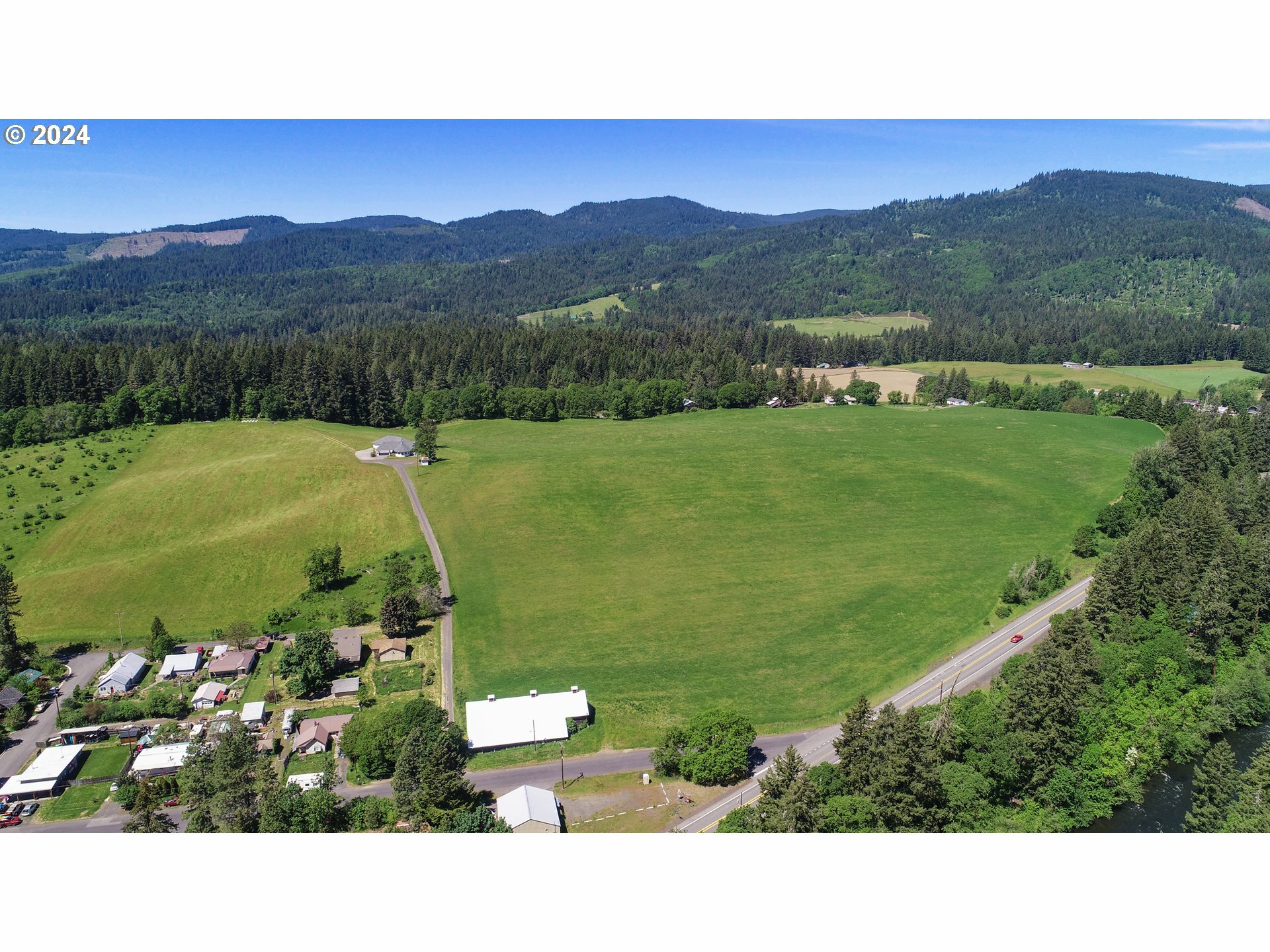 Property Photo: 308 Main St WA 98623