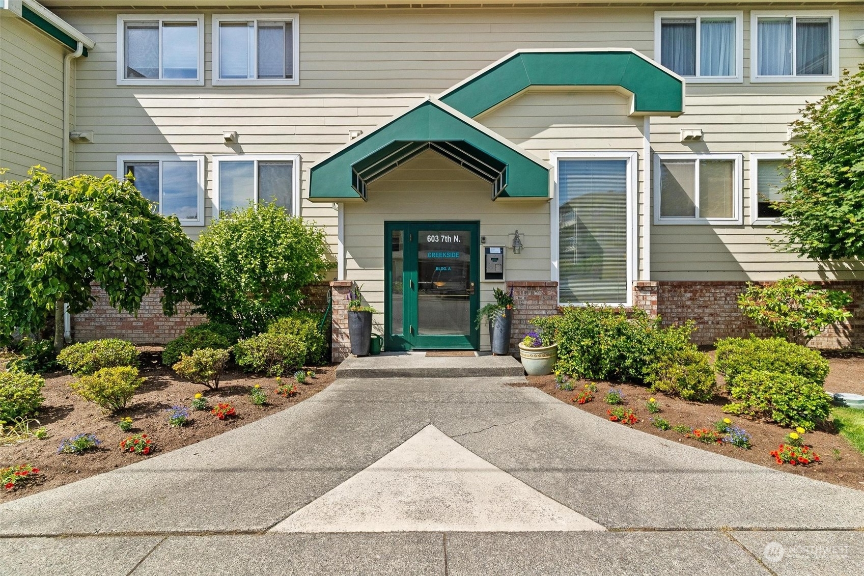 Property Photo:  603 7th Avenue N A202  WA 98020 