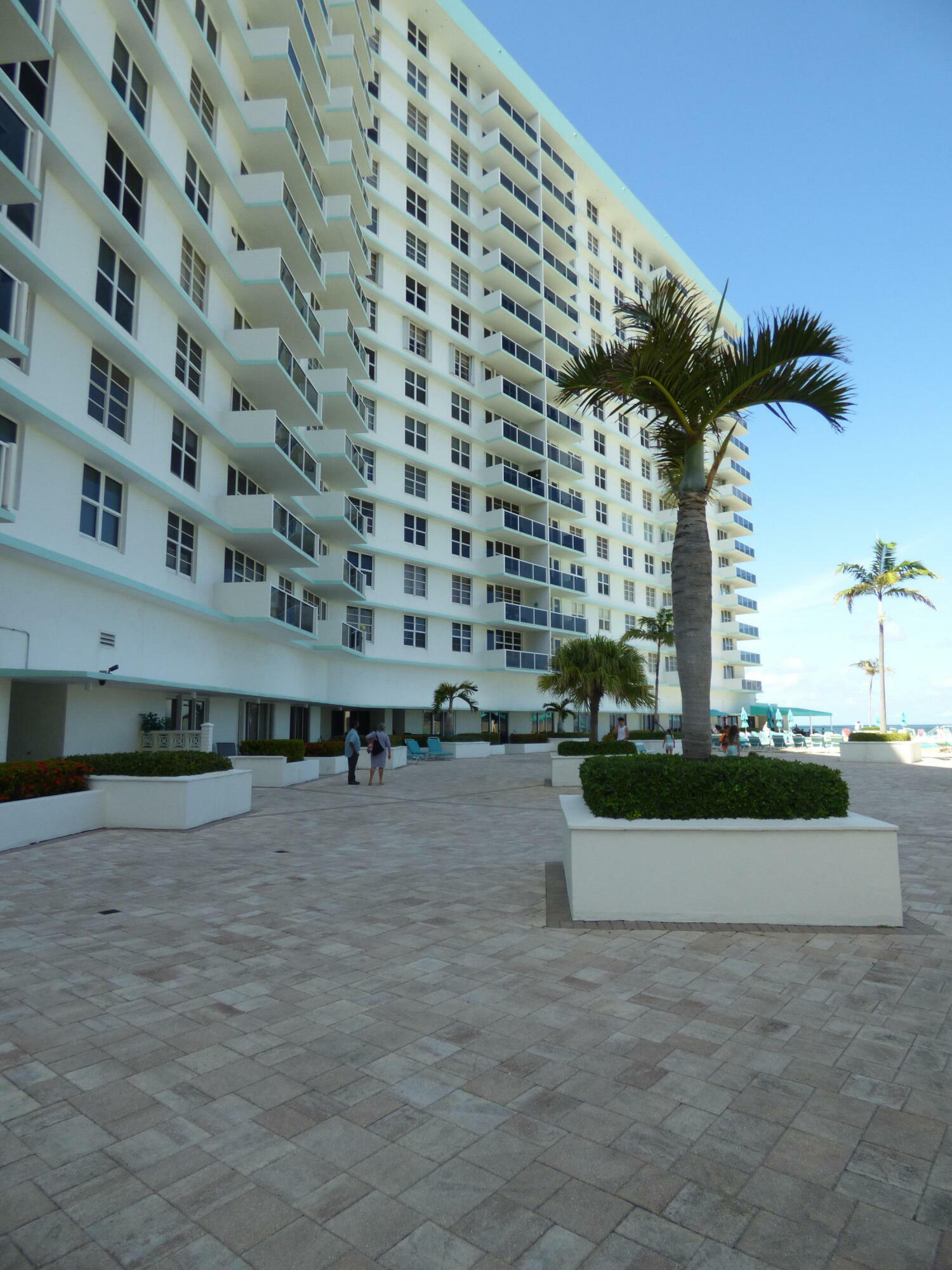 Property Photo:  3725 S Ocean Drive 1419  FL 33019 