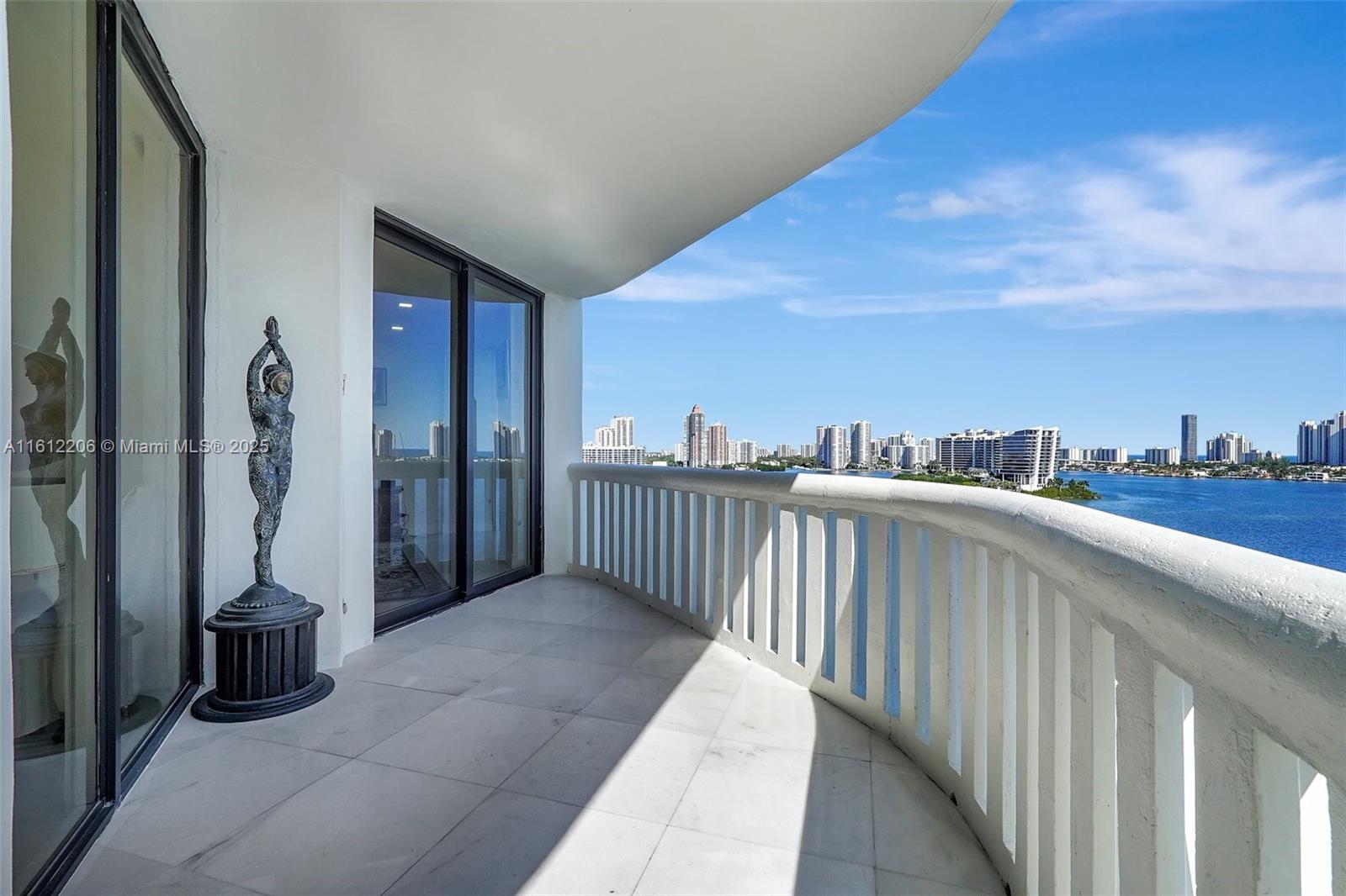 Property Photo: 3000 Island Blvd 1406 FL 33160